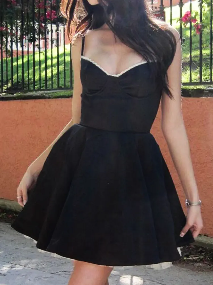 Robe courte noire bustier à bretelles fines – Image 5